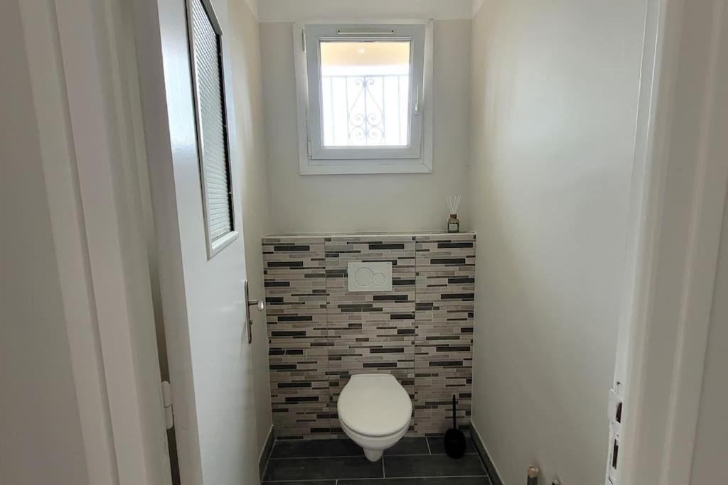 Bel Appartement T5 Neuf Avec 4 Chambres Tarbes Exterior photo